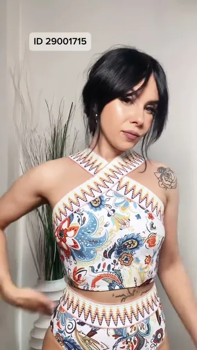 Ver vídeo: Bikinis y baño